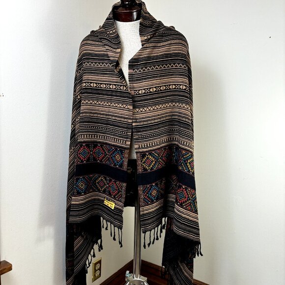 SP Tycoon Maxi, Oversized NWOT‎ Cashmere Wrap Shawl Scarf w/ Fringe Sz 40" x 79" - Picture 3 of 8